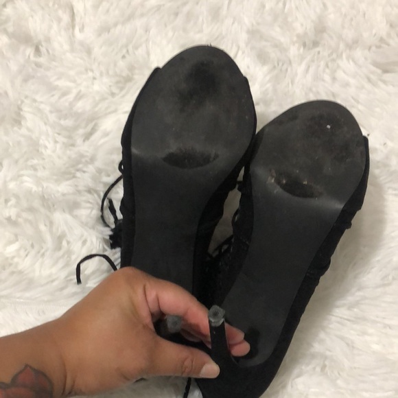 Guess Women’s Heels Tie Up - Picture 8 of 8